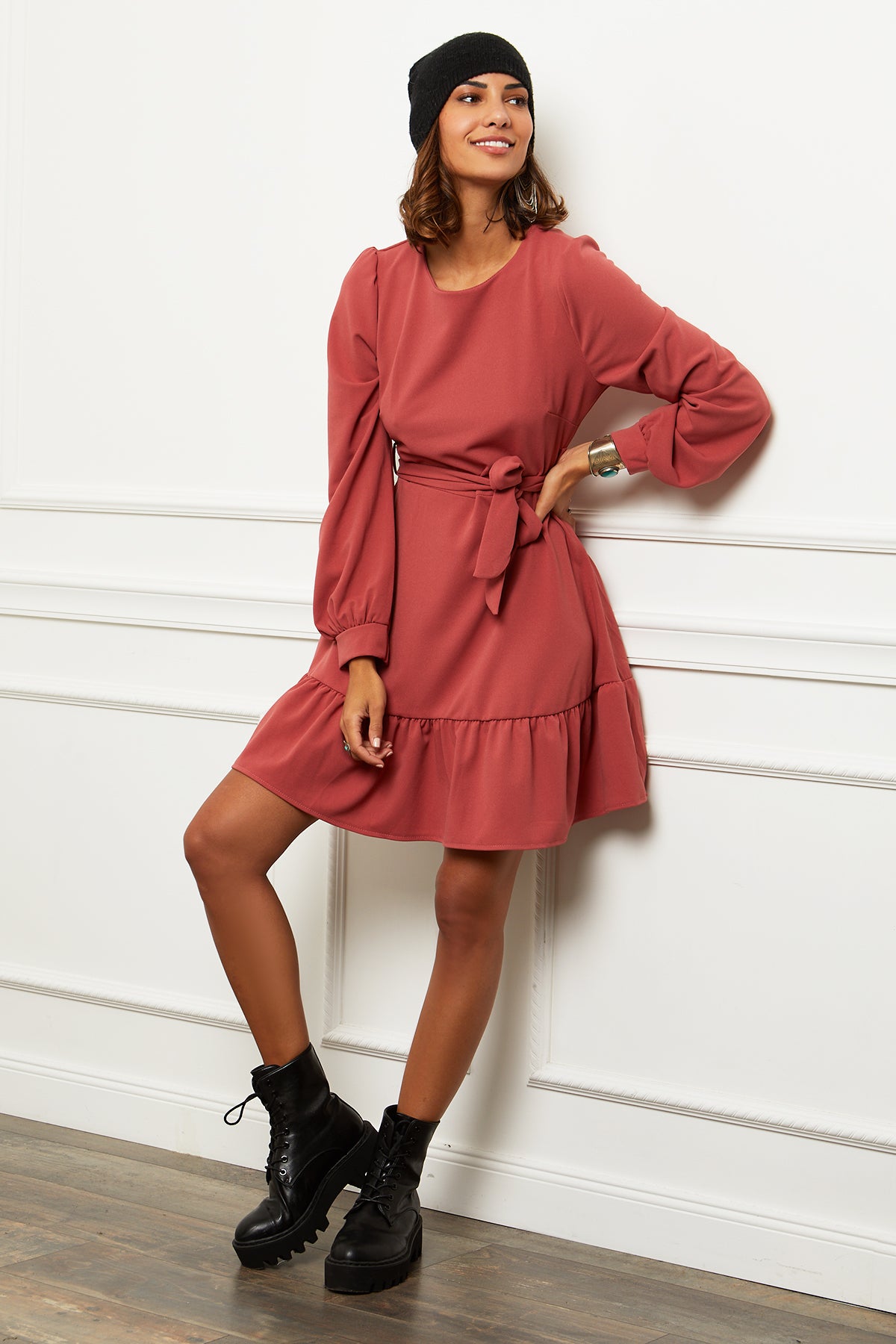 Robe Mi-longue avec Col Rond et Manches Longues