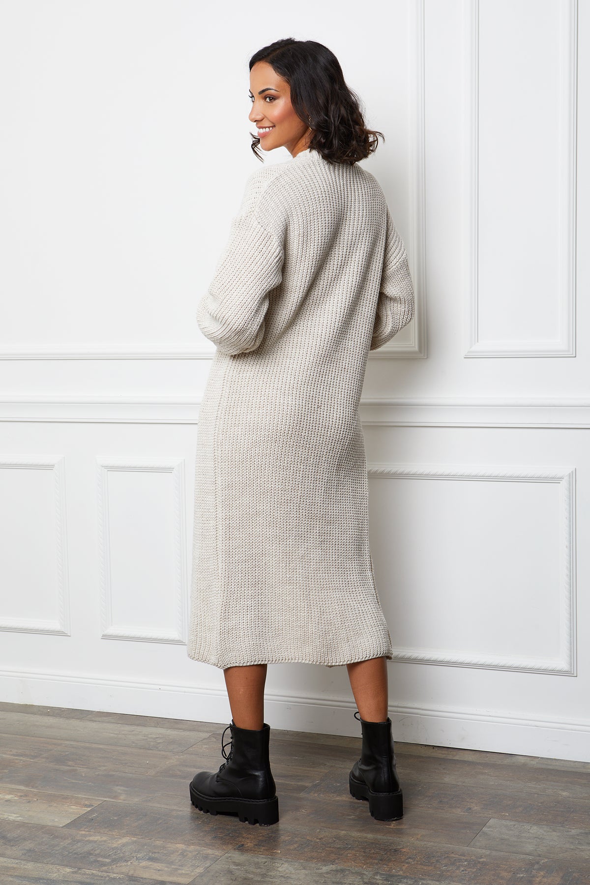 Pull à Col Roulé avec Découpe Col V et Manches Bouffantes