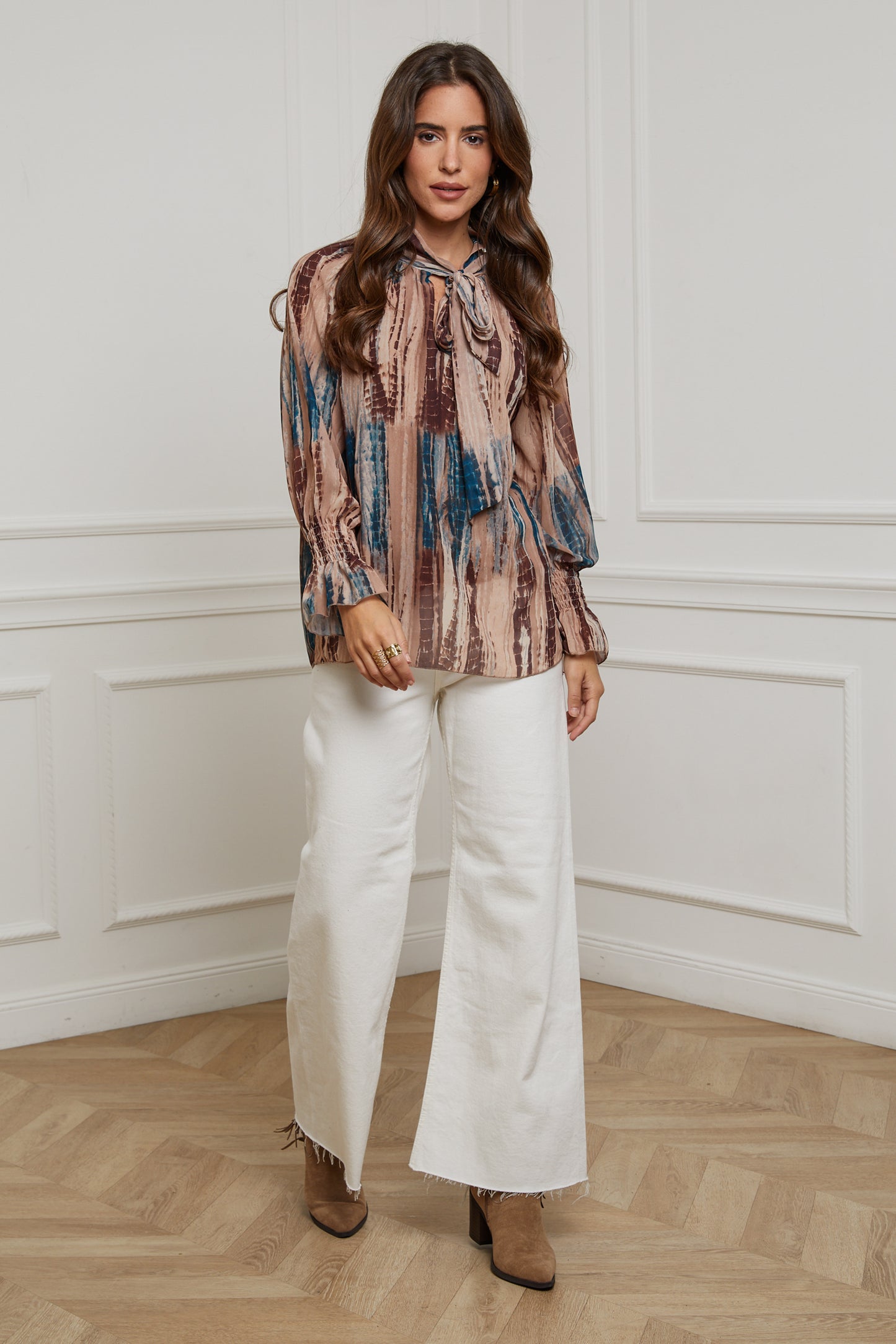 23311-Chemisier imprimé, doublure col avec nœud, manches serrées au niveau du poignet