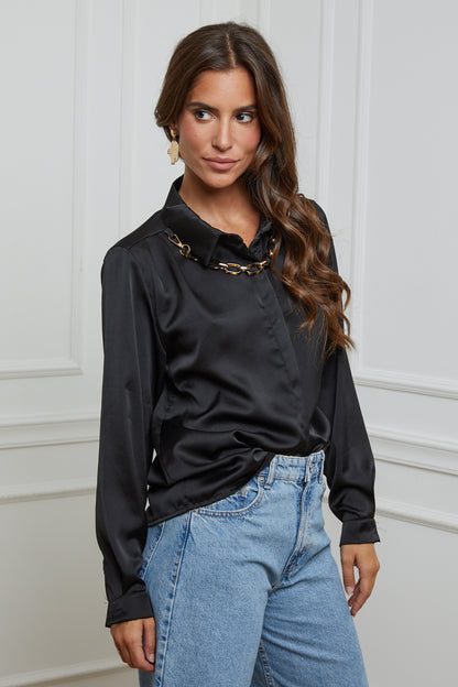 Chemise avec Chaîne au Col