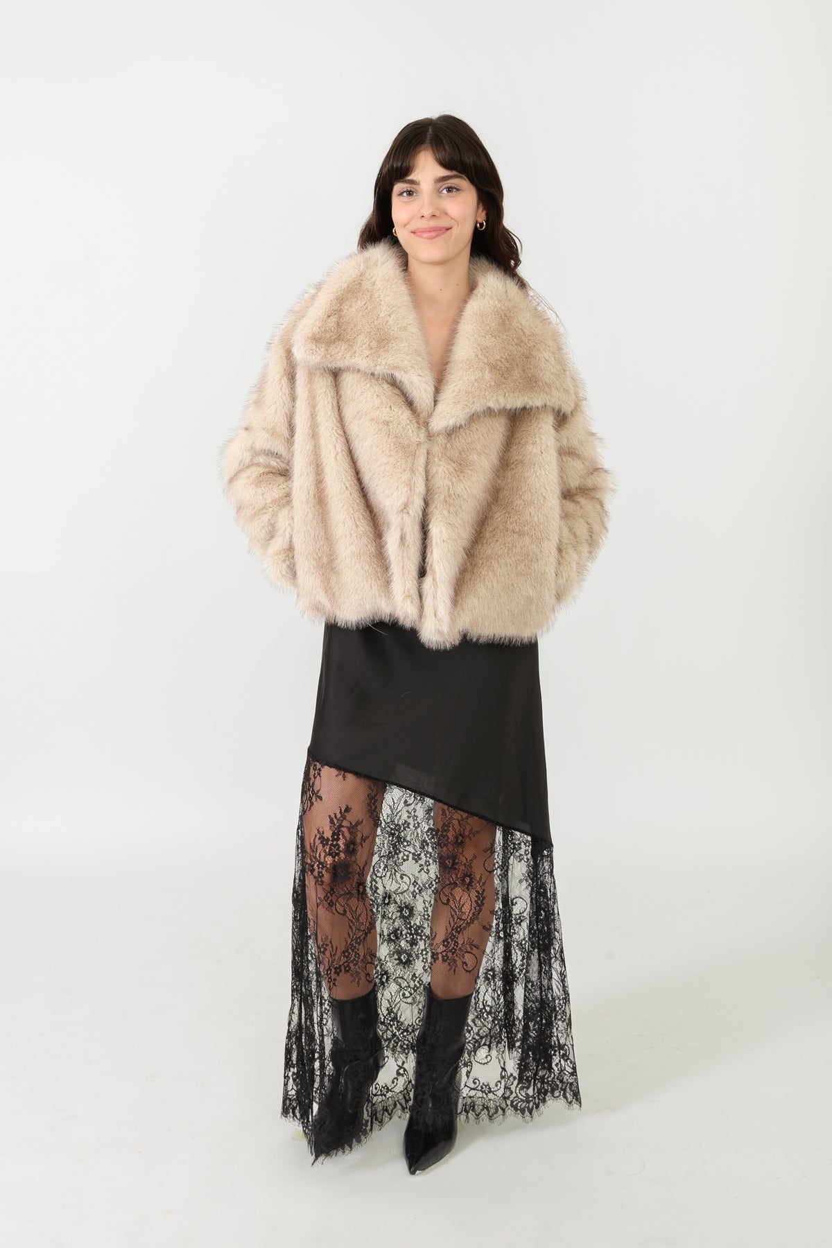 D889